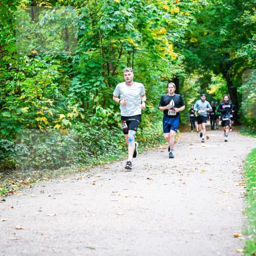 12.10.2025 - Bramfelder Halbmarathon 2025 Dr. Thomas Lammeyer http://msf.ph/oto/9341383 12.10.2025 09:51:39 Laufen 31, 2704, 21 meine-sportfotos.de