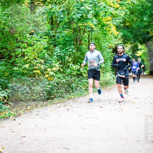 12.10.2025 - Bramfelder Halbmarathon 2025 Dr. Thomas Lammeyer http://msf.ph/oto/9341408 12.10.2025 09:51:44 Laufen 2521 meine-sportfotos.de
