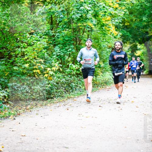 12.10.2025 - Bramfelder Halbmarathon 2025 Dr. Thomas Lammeyer http://msf.ph/oto/9341410 12.10.2025 09:51:44 Laufen 2521 meine-sportfotos.de