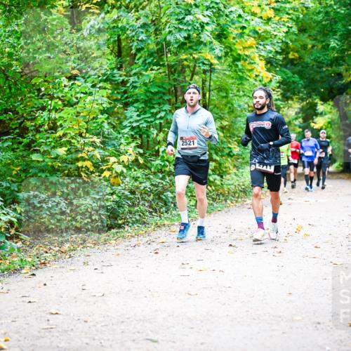12.10.2025 - Bramfelder Halbmarathon 2025 Dr. Thomas Lammeyer http://msf.ph/oto/9341412 12.10.2025 09:51:45 Laufen 2521 meine-sportfotos.de