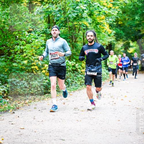12.10.2025 - Bramfelder Halbmarathon 2025 Dr. Thomas Lammeyer http://msf.ph/oto/9341417 12.10.2025 09:51:45 Laufen 2521, 1446 meine-sportfotos.de