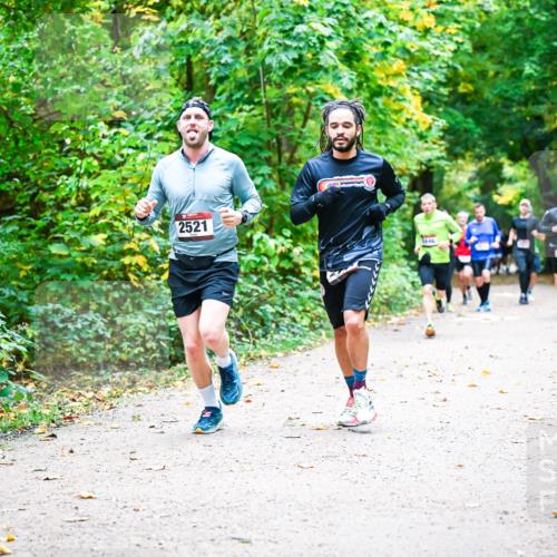 12.10.2025 - Bramfelder Halbmarathon 2025 Dr. Thomas Lammeyer http://msf.ph/oto/9341418 12.10.2025 09:51:46 Laufen 2521, 1446 meine-sportfotos.de