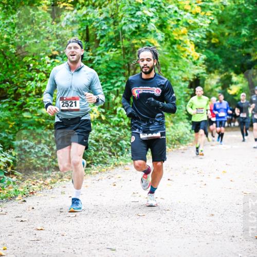 12.10.2025 - Bramfelder Halbmarathon 2025 Dr. Thomas Lammeyer http://msf.ph/oto/9341420 12.10.2025 09:51:46 Laufen 2521 meine-sportfotos.de