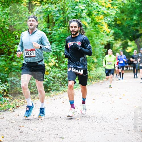 12.10.2025 - Bramfelder Halbmarathon 2025 Dr. Thomas Lammeyer http://msf.ph/oto/9341421 12.10.2025 09:51:46 Laufen 2521, 2711 meine-sportfotos.de