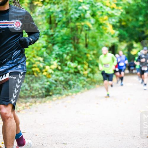 12.10.2025 - Bramfelder Halbmarathon 2025 Dr. Thomas Lammeyer http://msf.ph/oto/9341429 12.10.2025 09:51:47 Laufen 1910, 271 meine-sportfotos.de