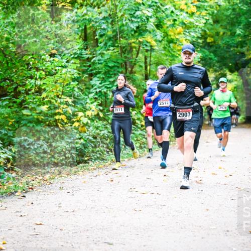 12.10.2025 - Bramfelder Halbmarathon 2025 Dr. Thomas Lammeyer http://msf.ph/oto/9341446 12.10.2025 09:51:50 Laufen 2511, 2512, 2903, 2979 meine-sportfotos.de