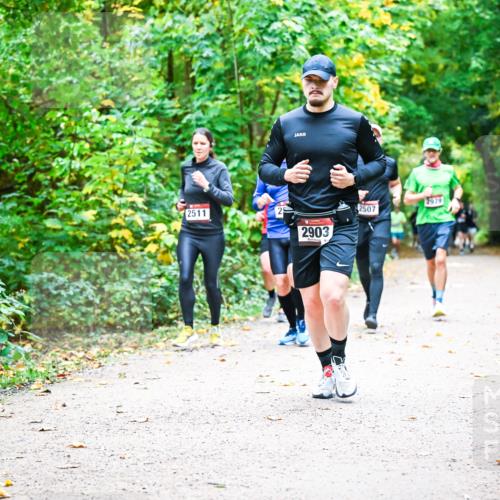 12.10.2025 - Bramfelder Halbmarathon 2025 Dr. Thomas Lammeyer http://msf.ph/oto/9341450 12.10.2025 09:51:51 Laufen 2511, 2903, 2507, 2979 meine-sportfotos.de