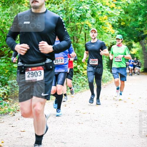 12.10.2025 - Bramfelder Halbmarathon 2025 Dr. Thomas Lammeyer http://msf.ph/oto/9341456 12.10.2025 09:51:52 Laufen 2903, 2512, 2507, 2979 meine-sportfotos.de