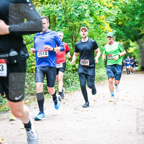 12.10.2025 - Bramfelder Halbmarathon 2025 Dr. Thomas Lammeyer http://msf.ph/oto/9341458 12.10.2025 09:51:52 Laufen 2903, 2512, 2987, 2507, 2979 meine-sportfotos.de