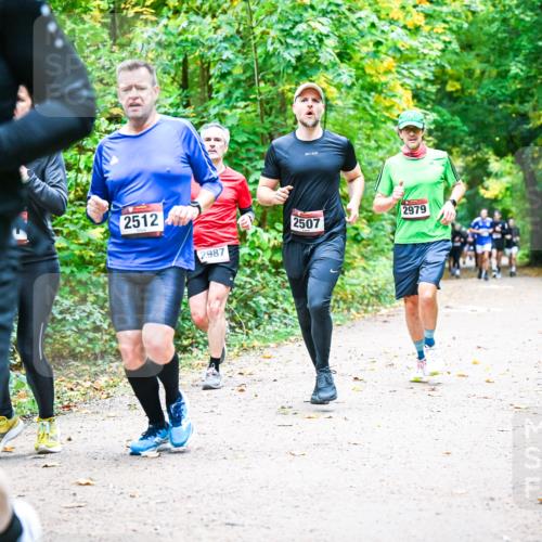 12.10.2025 - Bramfelder Halbmarathon 2025 Dr. Thomas Lammeyer http://msf.ph/oto/9341459 12.10.2025 09:51:52 Laufen 2903, 2512, 2987, 2507, 2979 meine-sportfotos.de