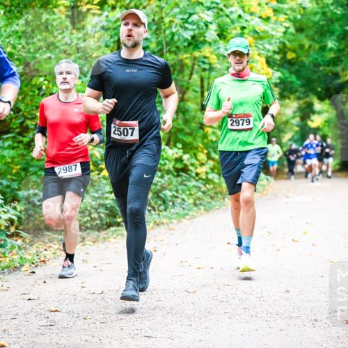 12.10.2025 - Bramfelder Halbmarathon 2025 Dr. Thomas Lammeyer http://msf.ph/oto/9341464 12.10.2025 09:51:53 Laufen 2512, 2987, 2507, 2979 meine-sportfotos.de