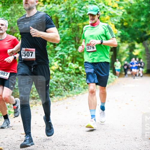 12.10.2025 - Bramfelder Halbmarathon 2025 Dr. Thomas Lammeyer http://msf.ph/oto/9341467 12.10.2025 09:51:53 Laufen 2987, 2507, 2979 meine-sportfotos.de