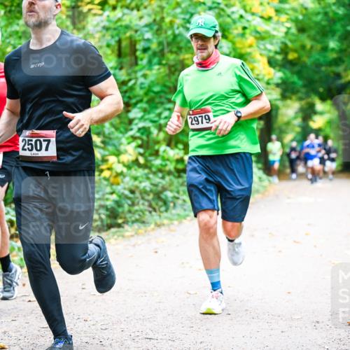 12.10.2025 - Bramfelder Halbmarathon 2025 Dr. Thomas Lammeyer http://msf.ph/oto/9341468 12.10.2025 09:51:53 Laufen 2987, 2507, 2979 meine-sportfotos.de