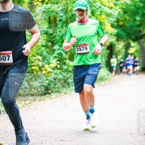 12.10.2025 - Bramfelder Halbmarathon 2025 Dr. Thomas Lammeyer http://msf.ph/oto/9341469 12.10.2025 09:51:53 Laufen 2507, 2979, 2987 meine-sportfotos.de