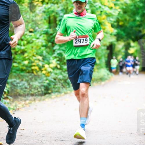 12.10.2025 - Bramfelder Halbmarathon 2025 Dr. Thomas Lammeyer http://msf.ph/oto/9341470 12.10.2025 09:51:54 Laufen 29, 2507, 2979 meine-sportfotos.de