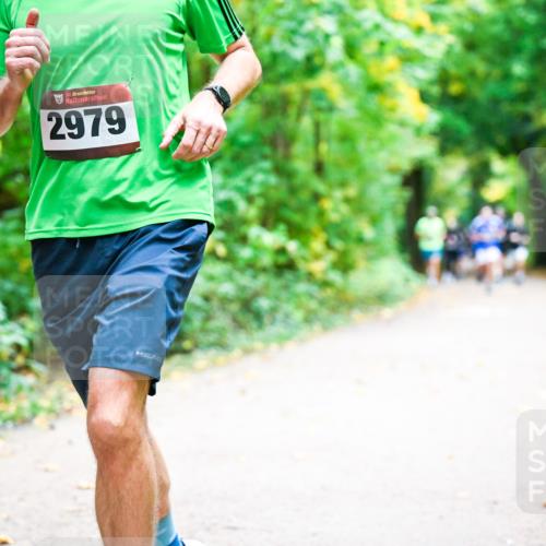 12.10.2025 - Bramfelder Halbmarathon 2025 Dr. Thomas Lammeyer http://msf.ph/oto/9341474 12.10.2025 09:51:54 Laufen 34, 2979 meine-sportfotos.de