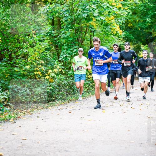 12.10.2025 - Bramfelder Halbmarathon 2025 Dr. Thomas Lammeyer http://msf.ph/oto/9341491 12.10.2025 09:52:01 Laufen 2610, 25, 284, 2880, 2753 meine-sportfotos.de