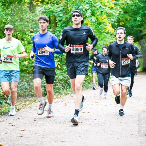 12.10.2025 - Bramfelder Halbmarathon 2025 Dr. Thomas Lammeyer http://msf.ph/oto/9341506 12.10.2025 09:52:04 Laufen 2610, 2845, 2880, 2793, 2753 meine-sportfotos.de