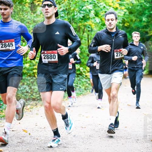 12.10.2025 - Bramfelder Halbmarathon 2025 Dr. Thomas Lammeyer http://msf.ph/oto/9341510 12.10.2025 09:52:04 Laufen 8, 38, 2610, 2845, 41, 2880, 8, 6, 2, 275 meine-sportfotos.de