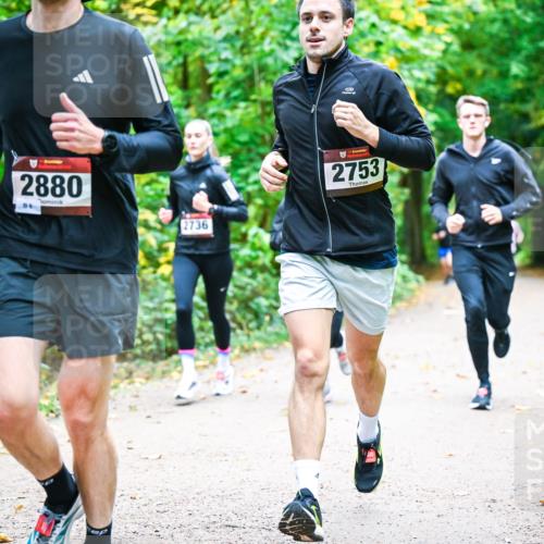 12.10.2025 - Bramfelder Halbmarathon 2025 Dr. Thomas Lammeyer http://msf.ph/oto/9341513 12.10.2025 09:52:04 Laufen 2880, 2736, 2753 meine-sportfotos.de