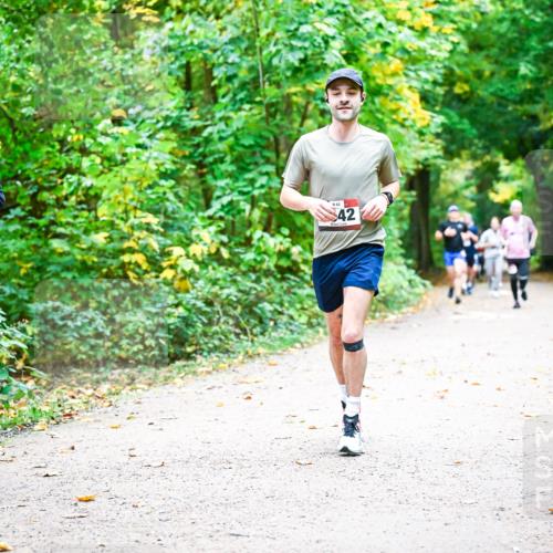 12.10.2025 - Bramfelder Halbmarathon 2025 Dr. Thomas Lammeyer http://msf.ph/oto/9341521 12.10.2025 09:52:07 Laufen 2661, 4114, 42 meine-sportfotos.de