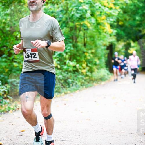 12.10.2025 - Bramfelder Halbmarathon 2025 Dr. Thomas Lammeyer http://msf.ph/oto/9341528 12.10.2025 09:52:08 Laufen 62, 2942 meine-sportfotos.de