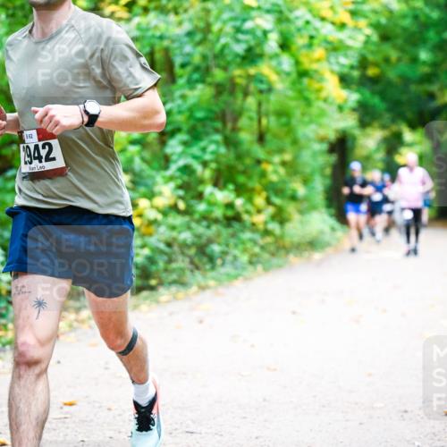 12.10.2025 - Bramfelder Halbmarathon 2025 Dr. Thomas Lammeyer http://msf.ph/oto/9341529 12.10.2025 09:52:08 Laufen 1862, 2942 meine-sportfotos.de