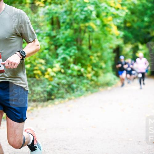 12.10.2025 - Bramfelder Halbmarathon 2025 Dr. Thomas Lammeyer http://msf.ph/oto/9341530 12.10.2025 09:52:09 Laufen 62, 2942 meine-sportfotos.de