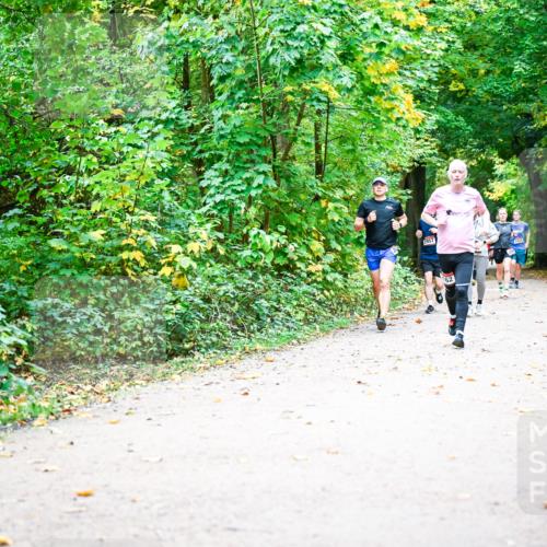 12.10.2025 - Bramfelder Halbmarathon 2025 Dr. Thomas Lammeyer http://msf.ph/oto/9341535 12.10.2025 09:52:11 Laufen 2957 meine-sportfotos.de