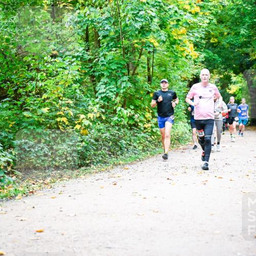 12.10.2025 - Bramfelder Halbmarathon 2025 Dr. Thomas Lammeyer http://msf.ph/oto/9341540 12.10.2025 09:52:11 Laufen 762, 487 meine-sportfotos.de