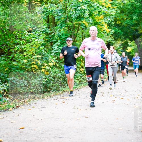 12.10.2025 - Bramfelder Halbmarathon 2025 Dr. Thomas Lammeyer http://msf.ph/oto/9341548 12.10.2025 09:52:13 Laufen 62, 2487 meine-sportfotos.de