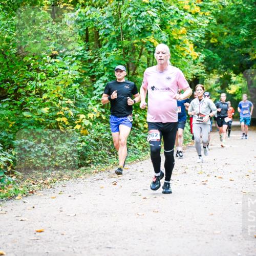 12.10.2025 - Bramfelder Halbmarathon 2025 Dr. Thomas Lammeyer http://msf.ph/oto/9341549 12.10.2025 09:52:13 Laufen 762, 57, 248 meine-sportfotos.de