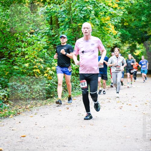 12.10.2025 - Bramfelder Halbmarathon 2025 Dr. Thomas Lammeyer http://msf.ph/oto/9341551 12.10.2025 09:52:13 Laufen 162, 2957, 2487, 258 meine-sportfotos.de