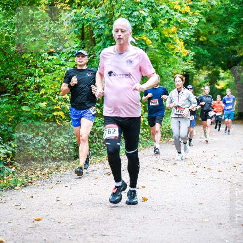 12.10.2025 - Bramfelder Halbmarathon 2025 Dr. Thomas Lammeyer http://msf.ph/oto/9341554 12.10.2025 09:52:14 Laufen 762, 2957, 2487 meine-sportfotos.de