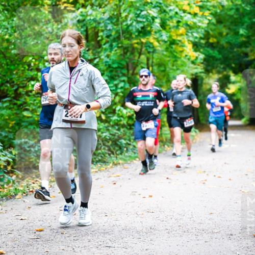 12.10.2025 - Bramfelder Halbmarathon 2025 Dr. Thomas Lammeyer http://msf.ph/oto/9341568 12.10.2025 09:52:16 Laufen 295, 2431, 255 meine-sportfotos.de