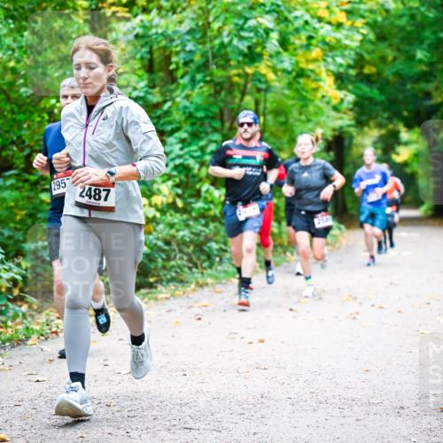 12.10.2025 - Bramfelder Halbmarathon 2025 Dr. Thomas Lammeyer http://msf.ph/oto/9341569 12.10.2025 09:52:16 Laufen 295, 2487 meine-sportfotos.de