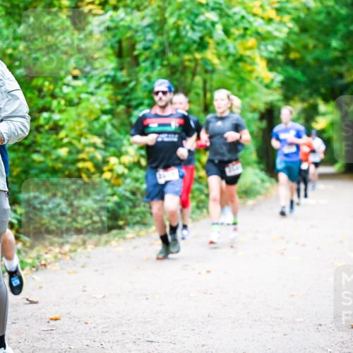 12.10.2025 - Bramfelder Halbmarathon 2025 Dr. Thomas Lammeyer http://msf.ph/oto/9341573 12.10.2025 09:52:17 Laufen 4487 meine-sportfotos.de