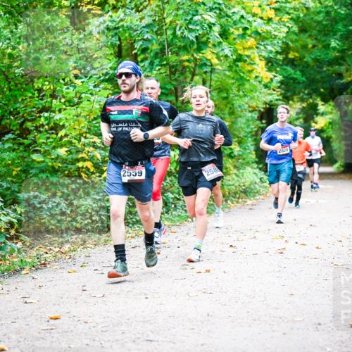12.10.2025 - Bramfelder Halbmarathon 2025 Dr. Thomas Lammeyer http://msf.ph/oto/9341574 12.10.2025 09:52:17 Laufen 2559, 258, 2828 meine-sportfotos.de
