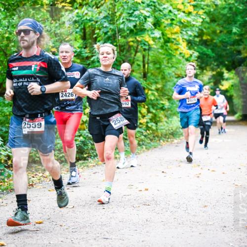 12.10.2025 - Bramfelder Halbmarathon 2025 Dr. Thomas Lammeyer http://msf.ph/oto/9341579 12.10.2025 09:52:18 Laufen 2559, 2426, 692, 258, 2828 meine-sportfotos.de