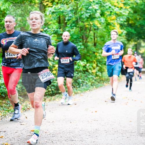 12.10.2025 - Bramfelder Halbmarathon 2025 Dr. Thomas Lammeyer http://msf.ph/oto/9341581 12.10.2025 09:52:18 Laufen 2420, 2589, 2692, 2828 meine-sportfotos.de