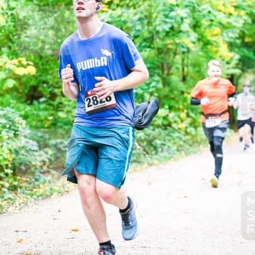 12.10.2025 - Bramfelder Halbmarathon 2025 Dr. Thomas Lammeyer http://msf.ph/oto/9341593 12.10.2025 09:52:20 Laufen 2820, 270 meine-sportfotos.de