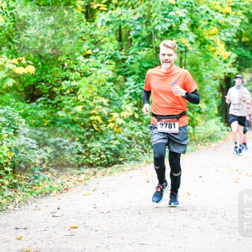 12.10.2025 - Bramfelder Halbmarathon 2025 Dr. Thomas Lammeyer http://msf.ph/oto/9341597 12.10.2025 09:52:21 Laufen 2781 meine-sportfotos.de