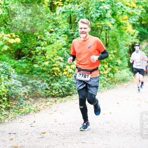 12.10.2025 - Bramfelder Halbmarathon 2025 Dr. Thomas Lammeyer http://msf.ph/oto/9341599 12.10.2025 09:52:21 Laufen 2781 meine-sportfotos.de