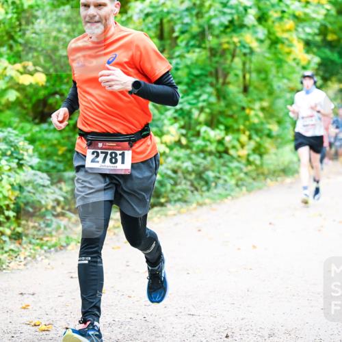 12.10.2025 - Bramfelder Halbmarathon 2025 Dr. Thomas Lammeyer http://msf.ph/oto/9341600 12.10.2025 09:52:22 Laufen 9, 2781 meine-sportfotos.de