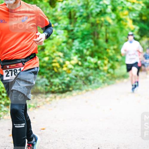 12.10.2025 - Bramfelder Halbmarathon 2025 Dr. Thomas Lammeyer http://msf.ph/oto/9341602 12.10.2025 09:52:22 Laufen 34, 2782, 249 meine-sportfotos.de