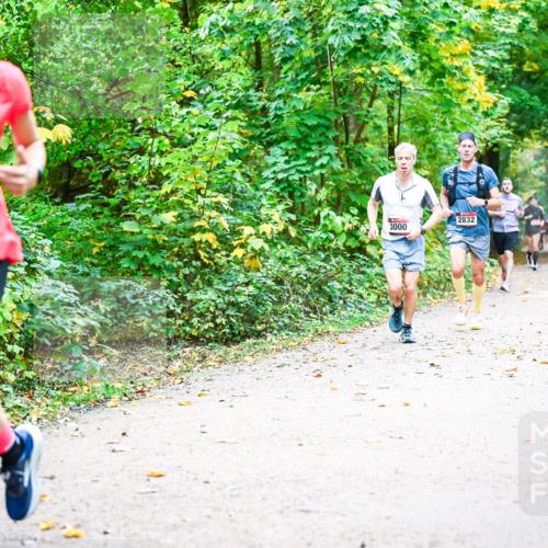12.10.2025 - Bramfelder Halbmarathon 2025 Dr. Thomas Lammeyer http://msf.ph/oto/9341626 12.10.2025 09:52:26 Laufen 2495, 3000, 2832 meine-sportfotos.de