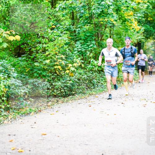 12.10.2025 - Bramfelder Halbmarathon 2025 Dr. Thomas Lammeyer http://msf.ph/oto/9341628 12.10.2025 09:52:26 Laufen 3000, 2832, 27 meine-sportfotos.de
