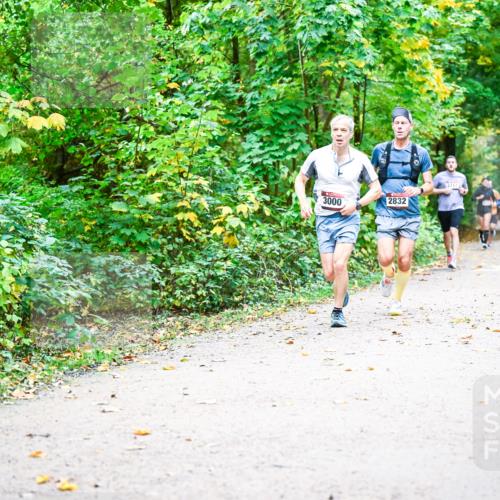 12.10.2025 - Bramfelder Halbmarathon 2025 Dr. Thomas Lammeyer http://msf.ph/oto/9341631 12.10.2025 09:52:27 Laufen 2717, 3000, 2832 meine-sportfotos.de