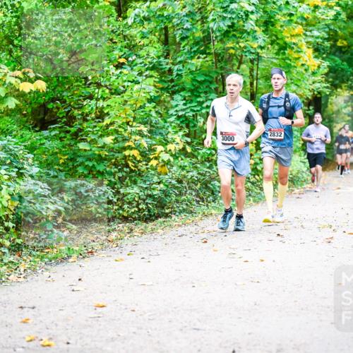 12.10.2025 - Bramfelder Halbmarathon 2025 Dr. Thomas Lammeyer http://msf.ph/oto/9341632 12.10.2025 09:52:27 Laufen 3000, 2832 meine-sportfotos.de
