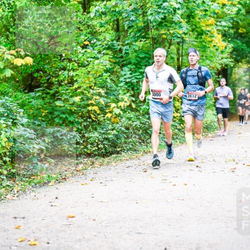 12.10.2025 - Bramfelder Halbmarathon 2025 Dr. Thomas Lammeyer http://msf.ph/oto/9341633 12.10.2025 09:52:27 Laufen 3000, 2832, 271 meine-sportfotos.de
